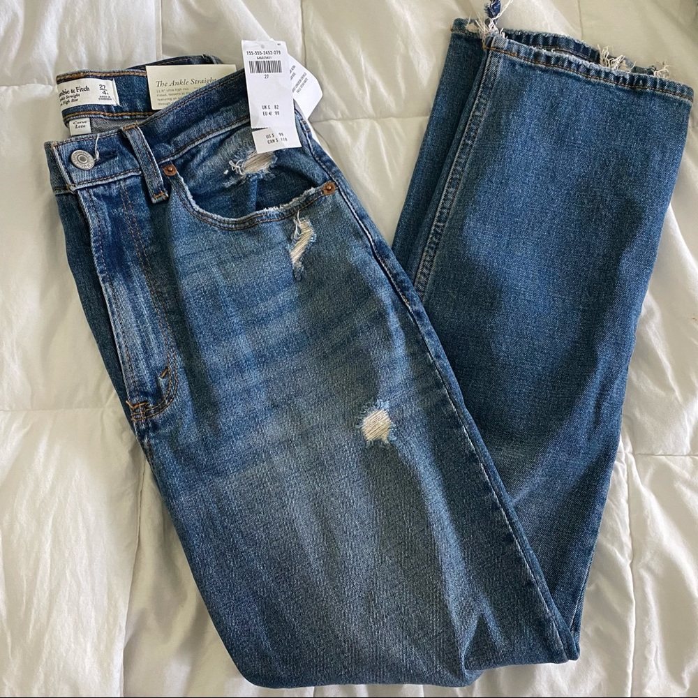 A&F ULTRA HIGH RISE ANKLE STRAIGHT NWT